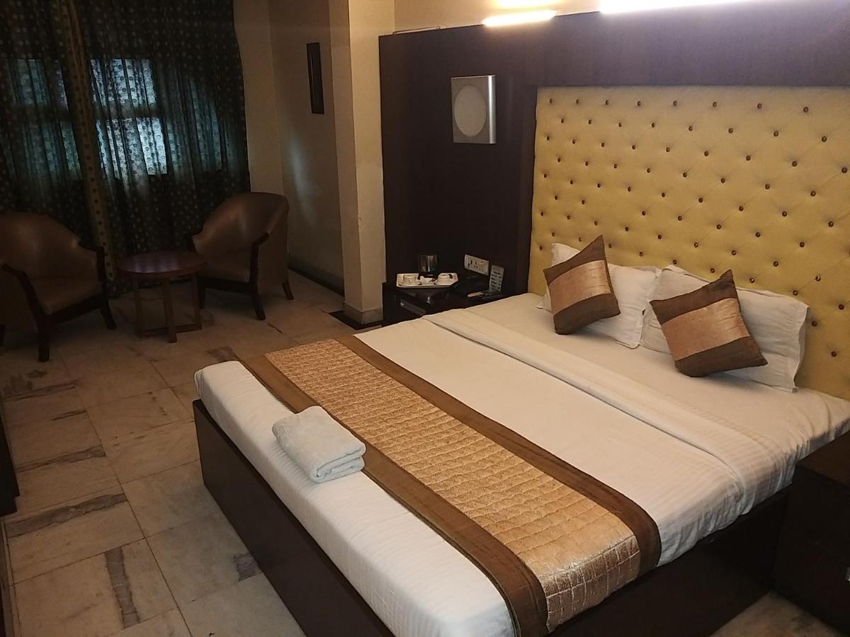 Chanson Grand Westend Delhi  Esterno foto