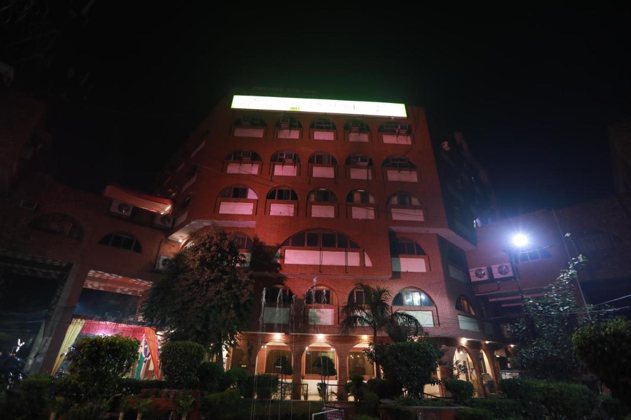 Chanson Grand Westend Delhi  Esterno foto